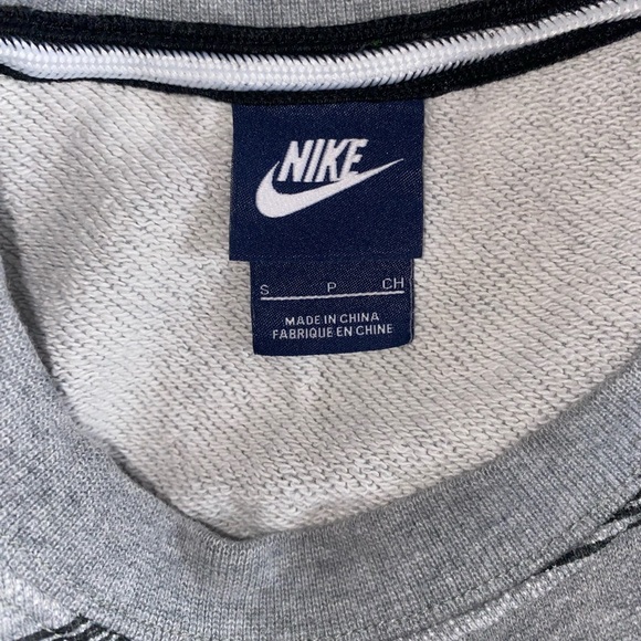 Grey and black Nike size small sweatshirt - Picture 3 of 3
